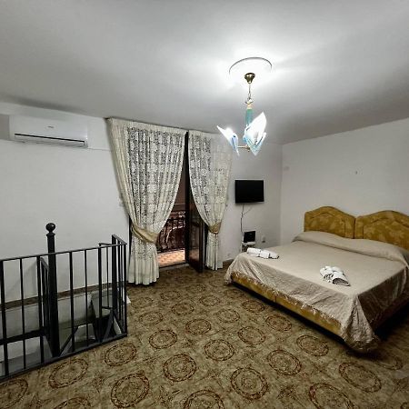 Вилла Centro Storico Family Flat Неаполь Экстерьер фото